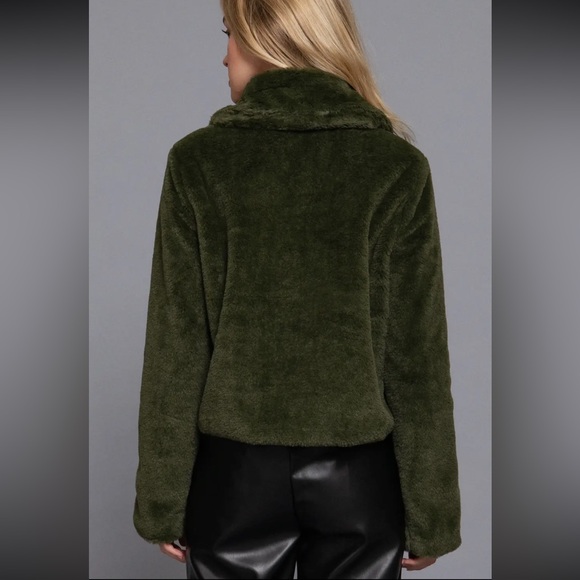 LONG SLEEVE COLLAR WITH TOGGLE FAUX FUR JACKET - Picture 2 of 6